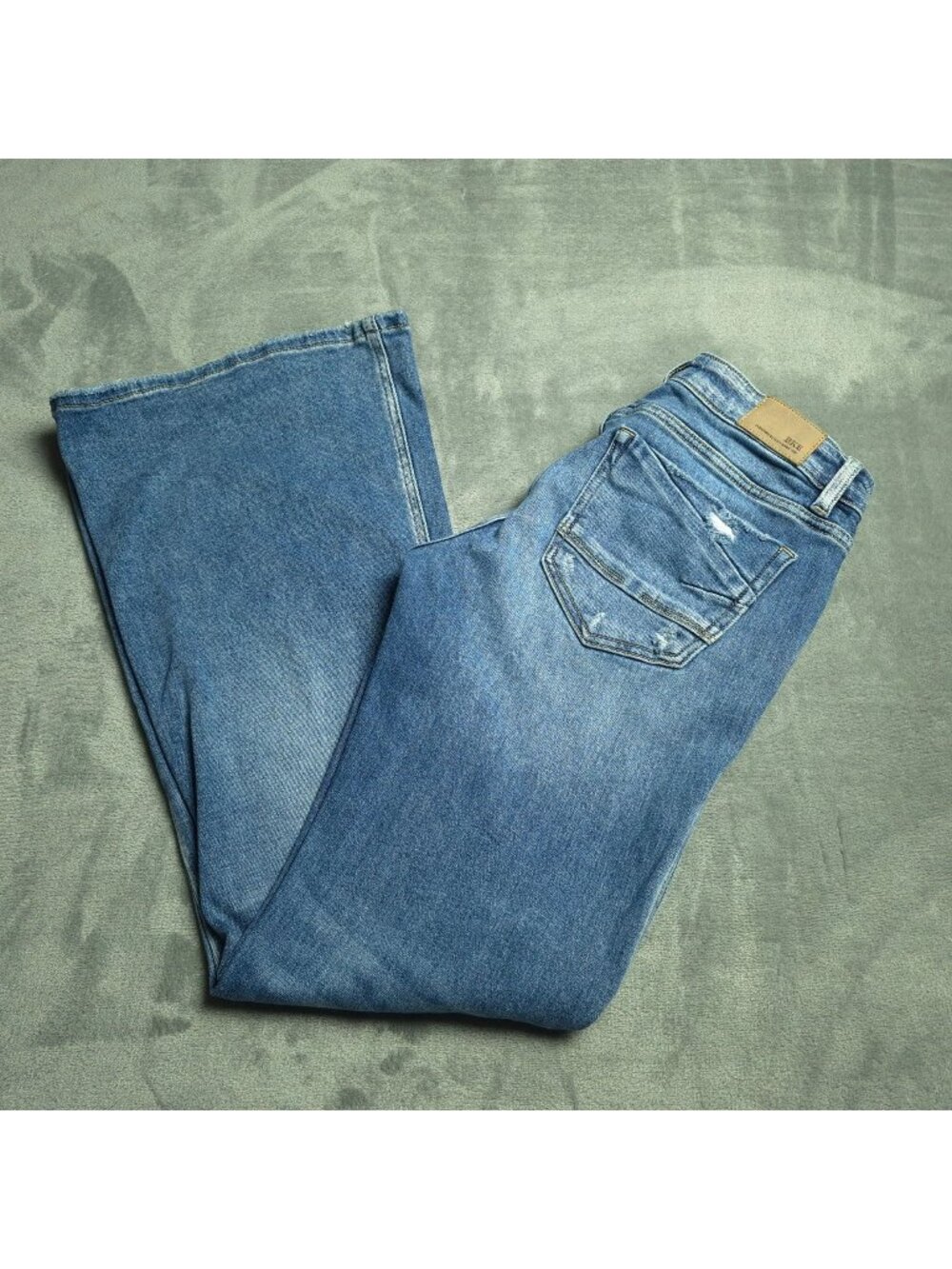 BKE Stella Slim Fit Low Rise Flare Jeans 29 Distressed Medium Wash Y2K Pockets